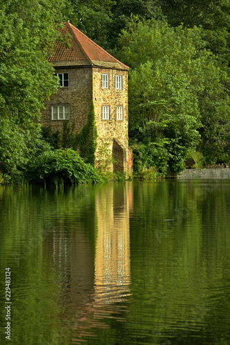 Obraz na płótnie Pump House in England w salonie