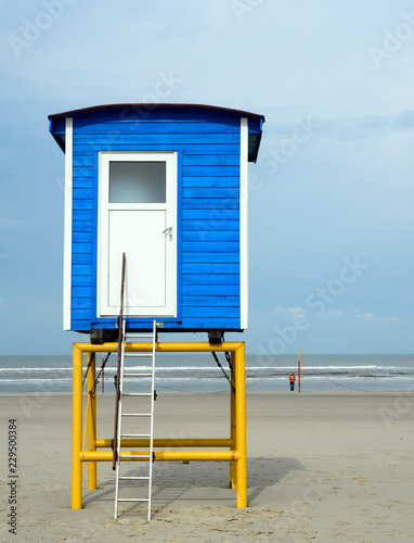 Auszeit, Entspannung, Ruhe, Urlaub in Deutschland: Strandkörbe, Dünengras, Sandstrand und Meer auf Langeoog :) © doris oberfrank-list