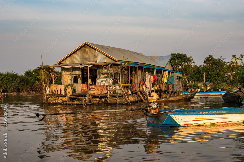 Kambodscha - Siem Reap - schwimmende Dörfer auf dem Tonle Sap Kambodscha - Siem Reap - schwimmende Dörfer auf dem Tonle Sap