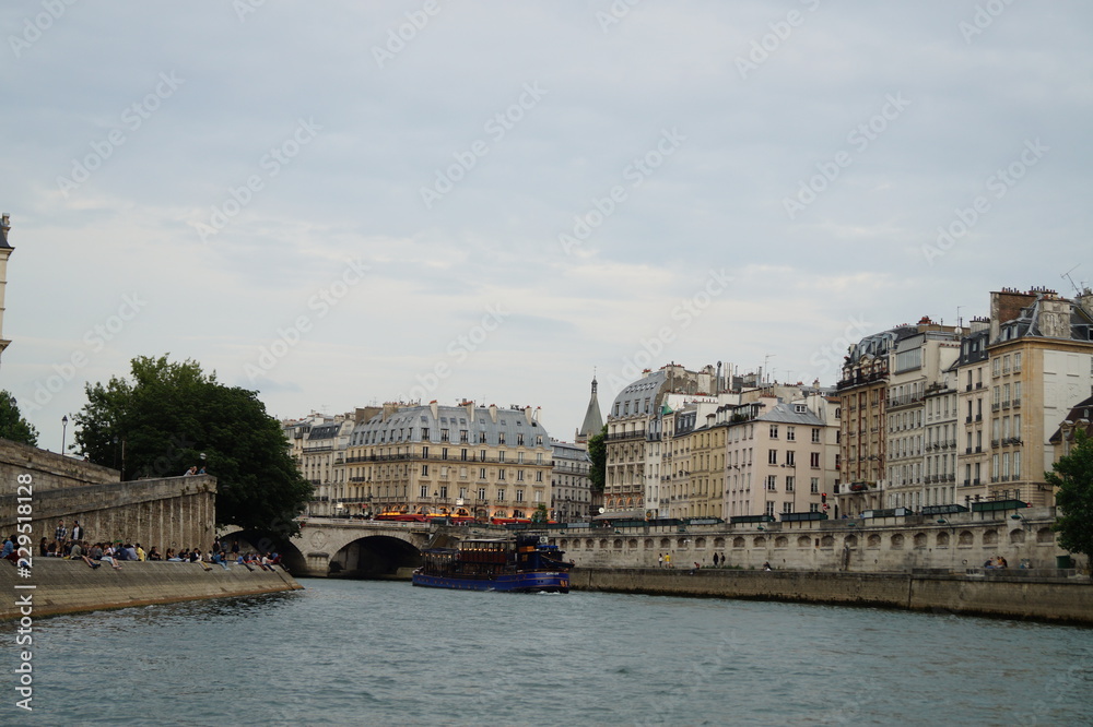 water bus on the Seine