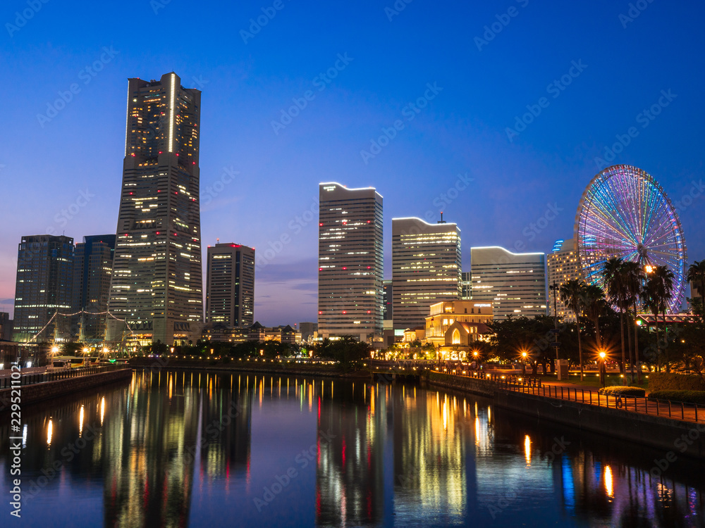 Naklejka premium 横浜 みなとみらい 夜景