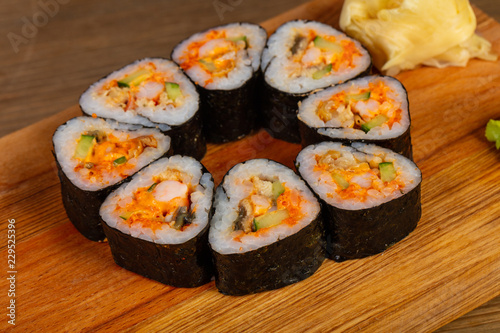 Roll with prawn and eel