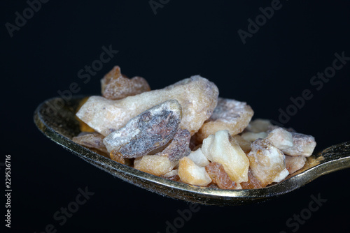 The fragrant Benzoeharz is usually offered in its resin form and can be smoked excellent.
 photo