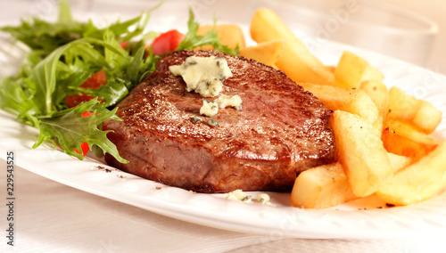 STEAK AND FRIES WITH STILTON