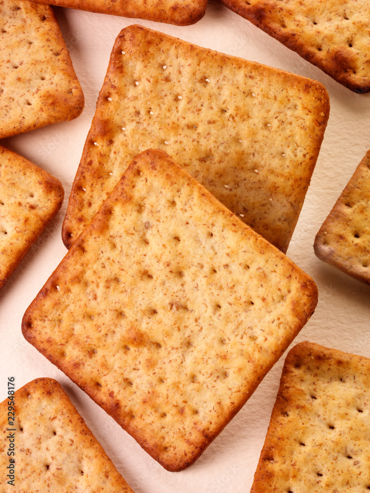 SQUARE WHEAT CRACKERS