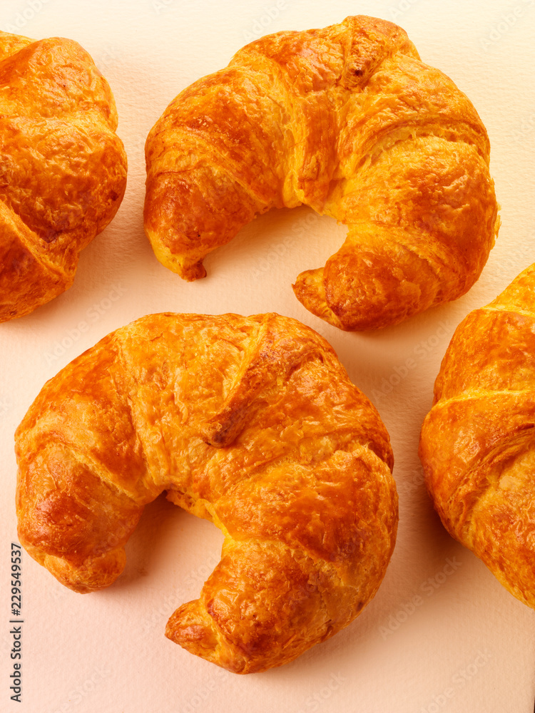 CROISSANTS CROISSANTS