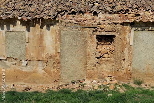 vieille maison murée photo