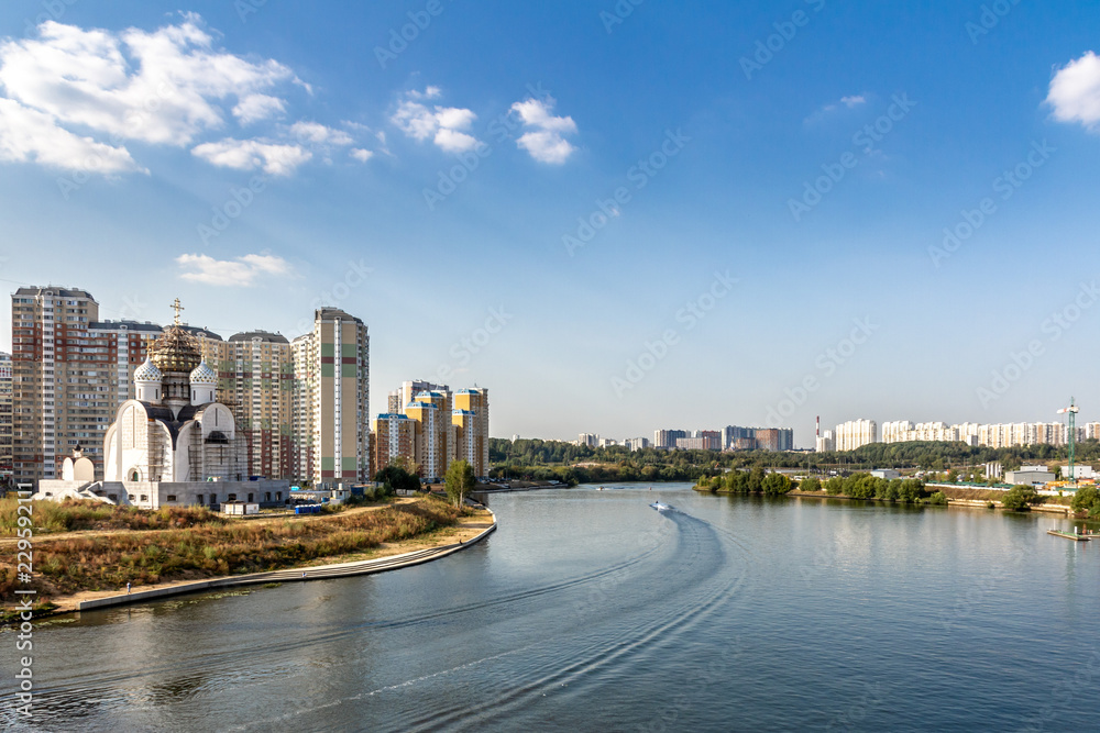 Fototapeta premium view of the river in moscow