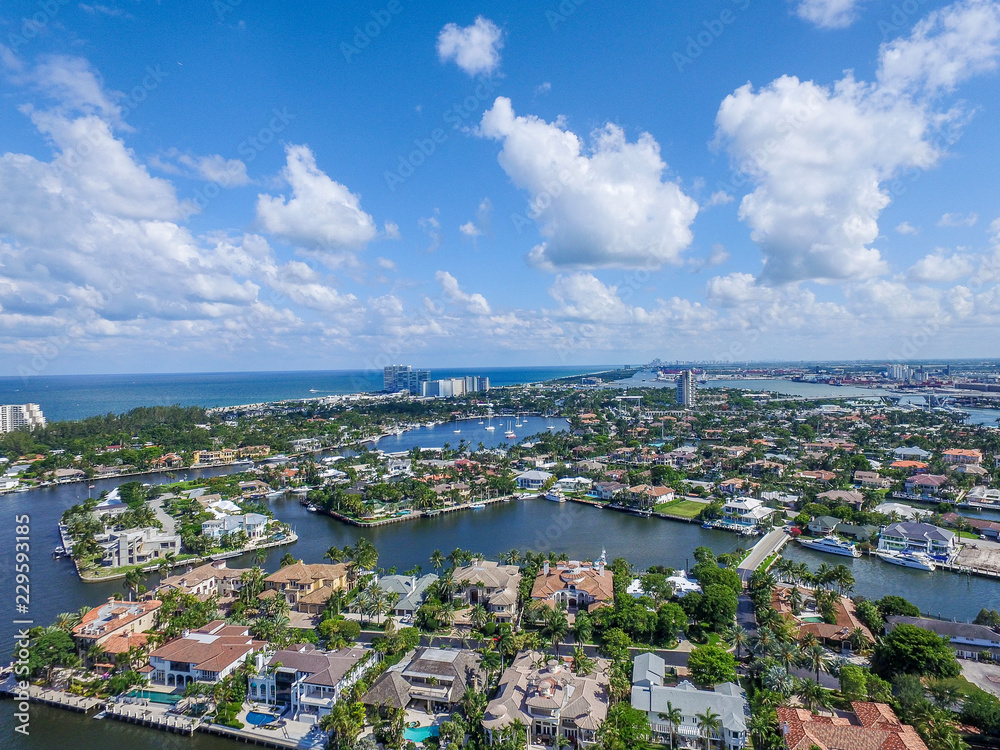 Fototapeta premium Aerial view of Fort Lauderdale, Florida