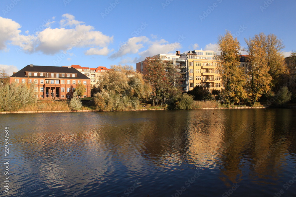 Goldener Oktober am Lietzensee in Berlin-Charlottenburg