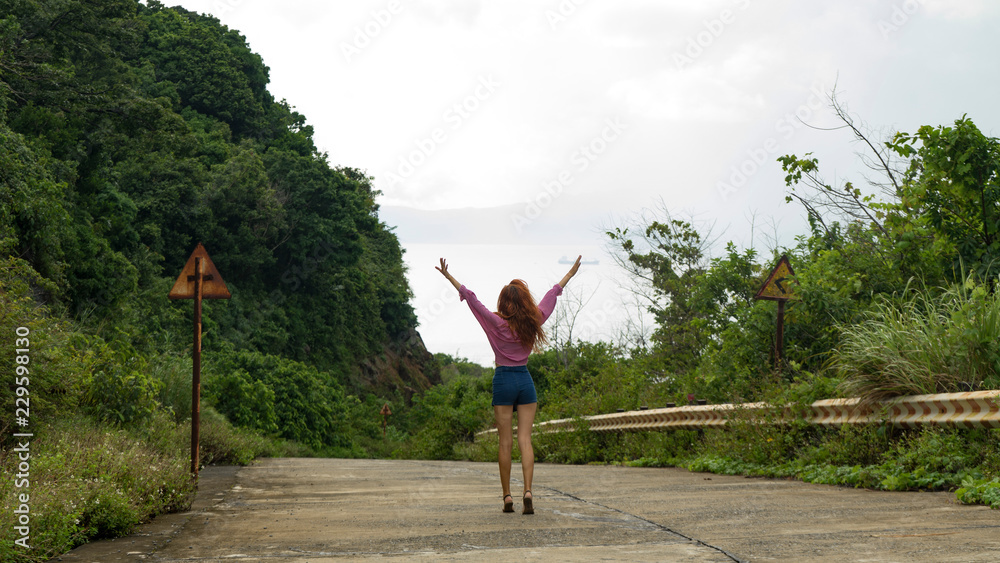 Fototapeta premium Travel girls around the island.