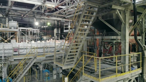 Glass melting furnace on the gassware production