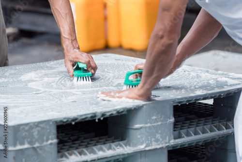 Foto Cleanliness of plastic pallet in the foods industry in India.