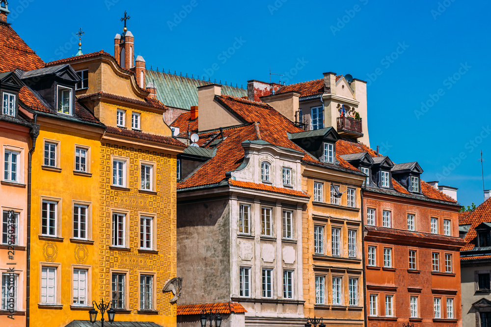 Fototapeta premium Ancient colorful townhouses in Old town in Warsaw