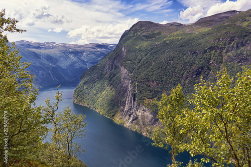 7 Schwestern Wasserfall am Geiranger Fjord in Norwegen photo