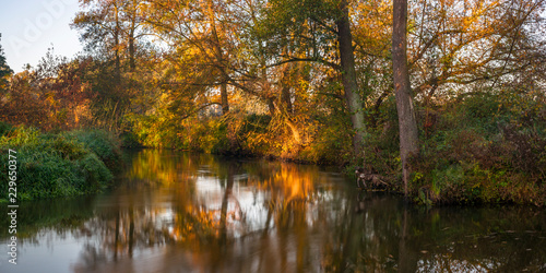 Rzeka Rawka, Jesienny świt nad rzeką