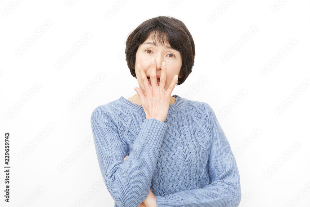 ミドル　女性　驚く