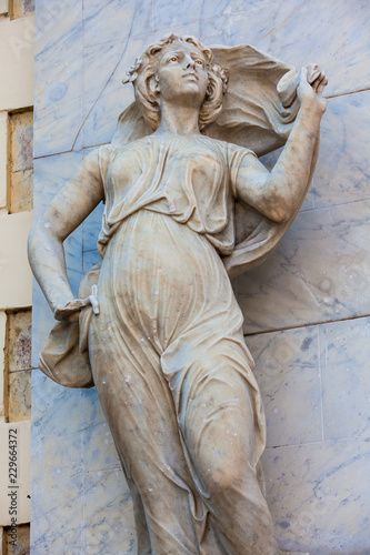 Фотография Polyhymnia muse statue at the facade of the Adolfo Mejia theater in Cartagena de