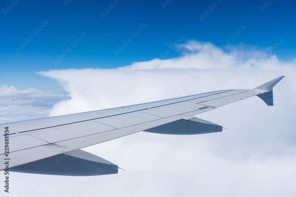 Fototapeta premium Blick aus dem Flugzeug