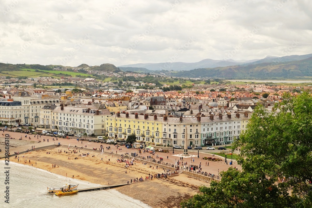 Obraz premium A picture of Llandudno town from the hill.
