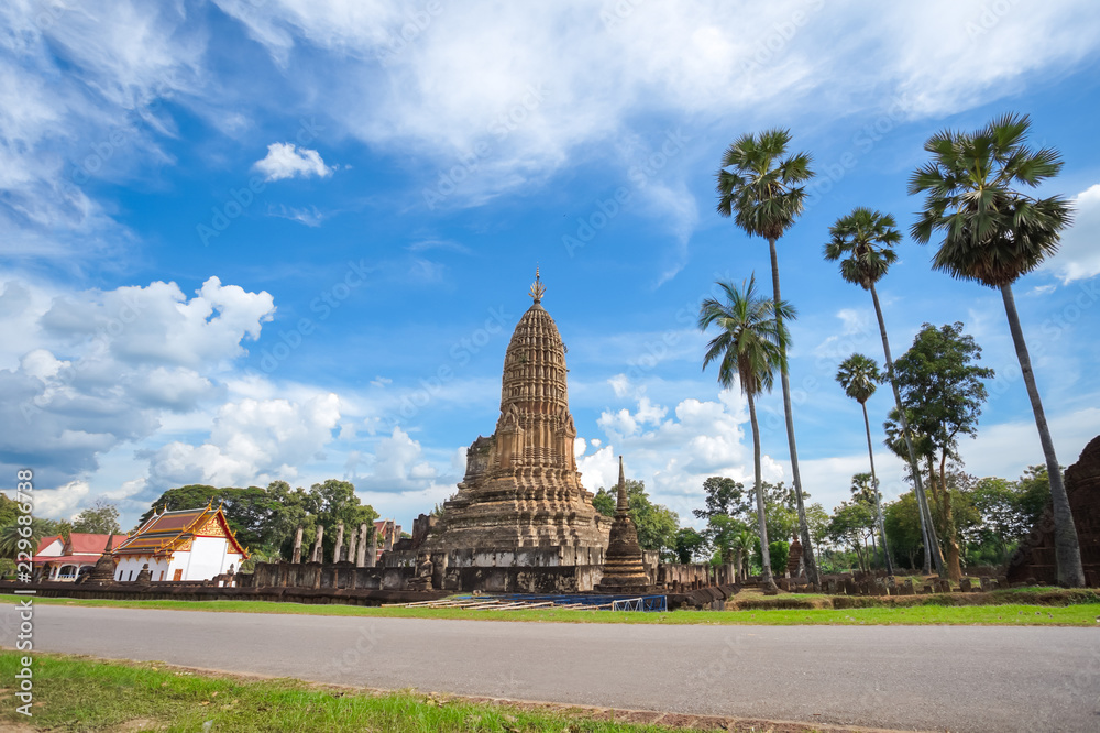 Wat Phra Si Ratana Mahathat in Si Satchanalai Historical Park Wat Phra Si Ratana Mahathat in Si Satchanalai Historical Park