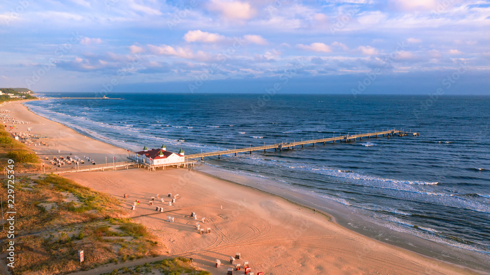 Luftbild Ahlbecker Strand mit Seebrücke