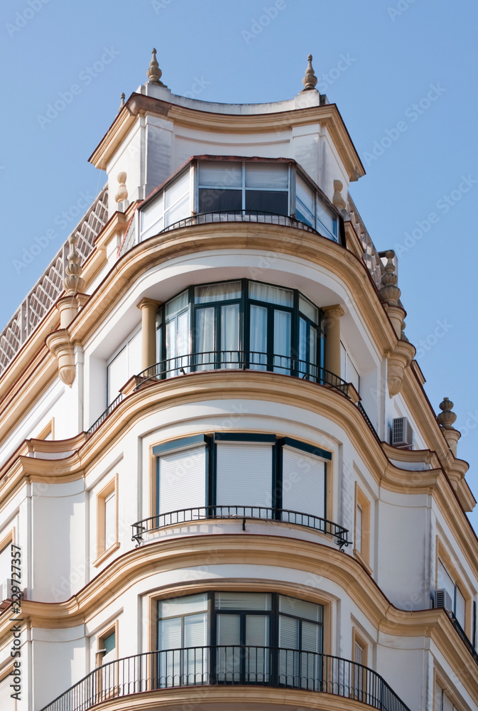 House colonial with several windows in Seville Spain