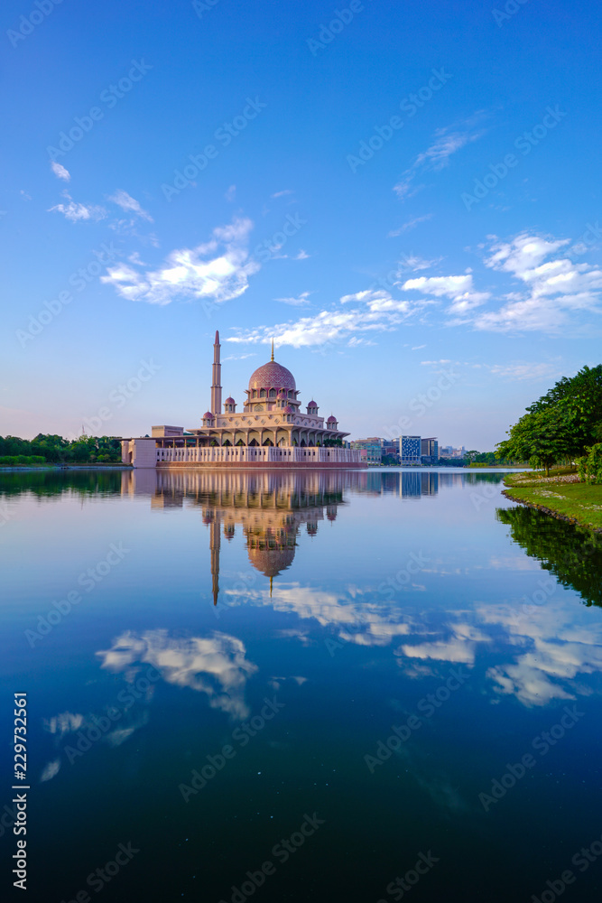 Obraz premium Putra Mosque, Putrajaya