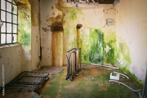 Fotografia Albergo Terme Abbandonato Lavanderia
