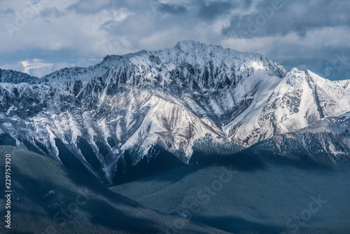 Fototapeta Naklejka Na Ścianę i Meble -  Scenic view from Mount Revelstoke of rocky mountains in British Columbia, Canada