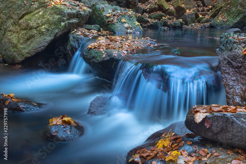 Herbststimmung mit Wasserfall