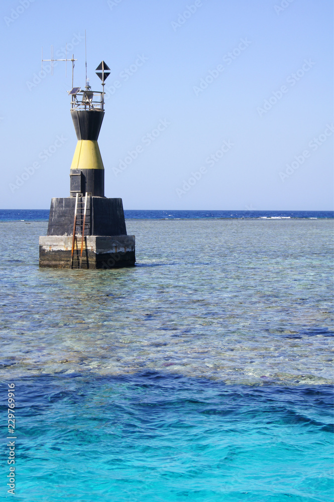 Obraz premium lighthouse on sea