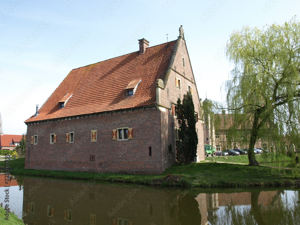 Fototapeta premium Schloss Raesfeld - Nebengebäude