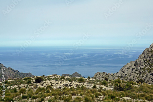 Spanien Mittelmeer Mallorca Strand Panorama Küste Steilküste Klippen Berge Meer Bucht