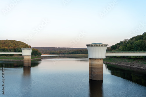 Staudamm in Belgien - Lac de la Gileppe - Talsperre photo
