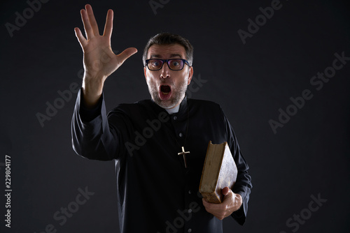 Canvas Print Mad crazy priest surprised expression
