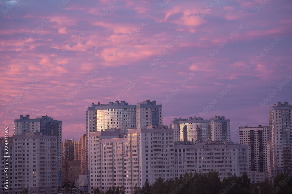 Fototapeta premium City scape at the beautiful violet sunset
