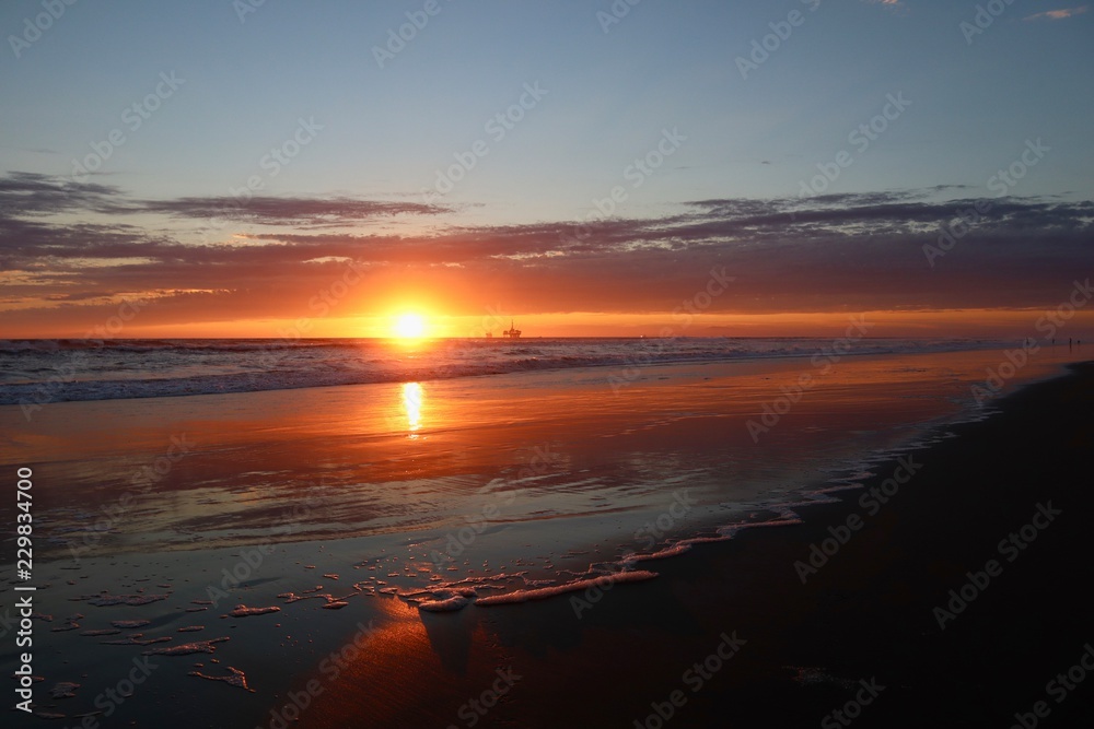 vibrants orange beach sunset