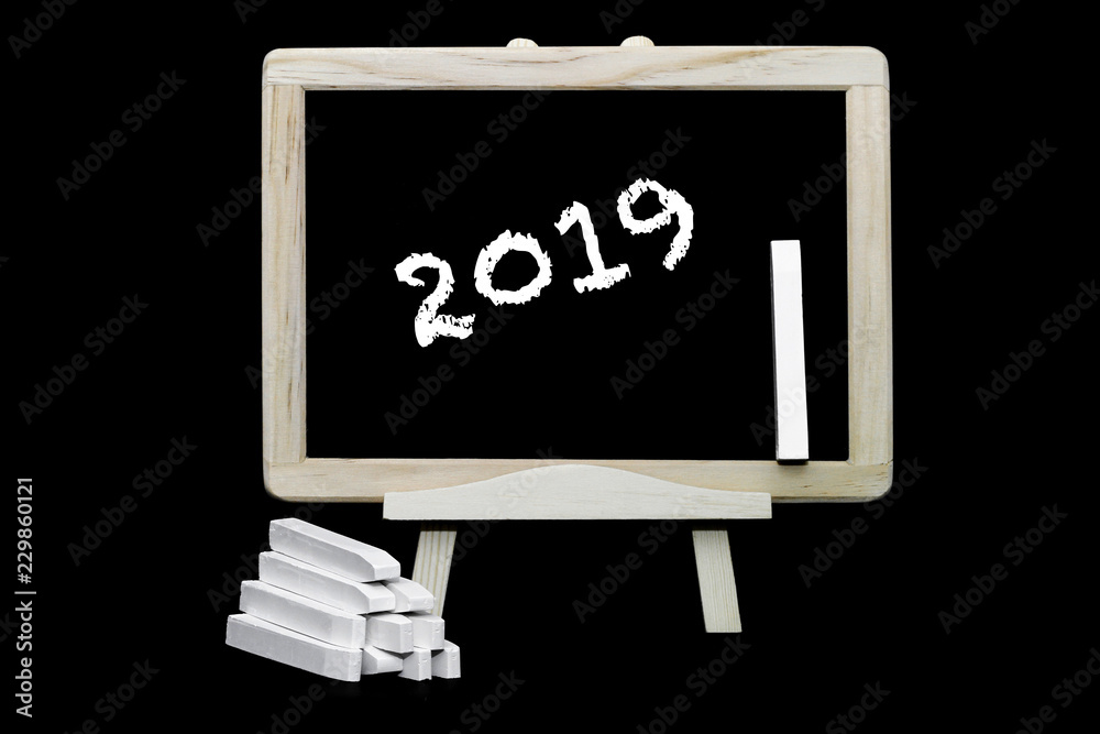 2019 Jahreszahl auf einer Tafel