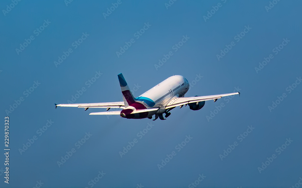 Verkehrsflugzeug nach dem start