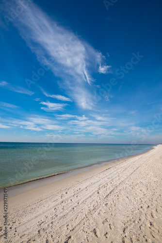 Fototapeta Naklejka Na Ścianę i Meble -  Amazing view of a deserted beach on a sunny morning