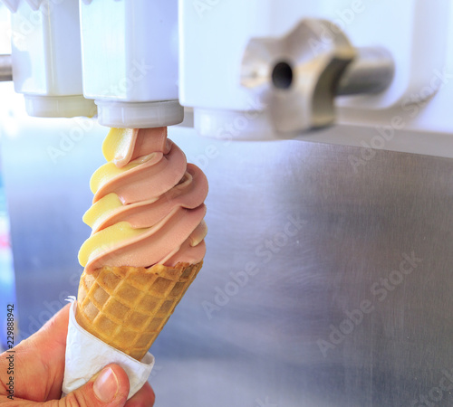 glace italienne mix artisanale avec machine professionnel