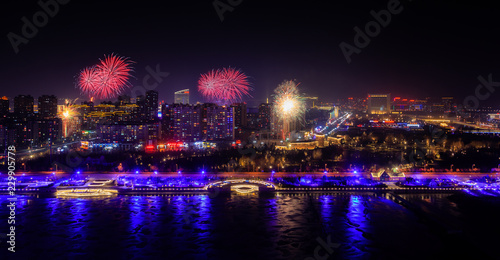 Neujahr in China mit Feuerwerk