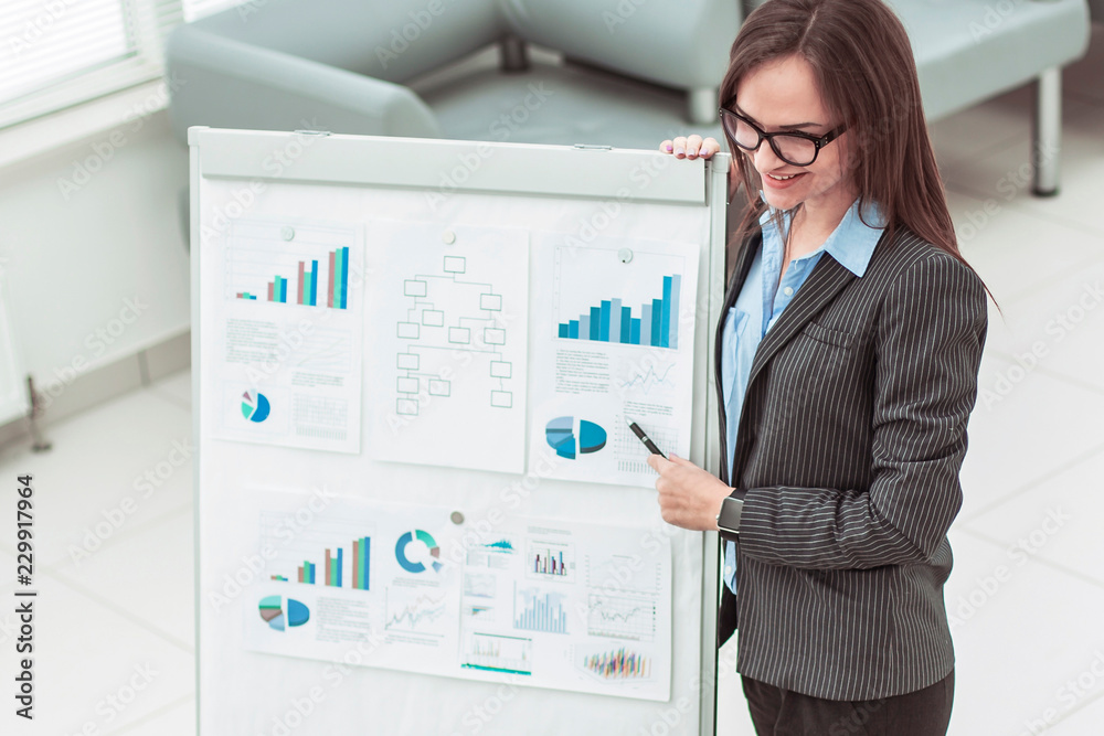 members of a business team discussing the presentation of a new financial project.