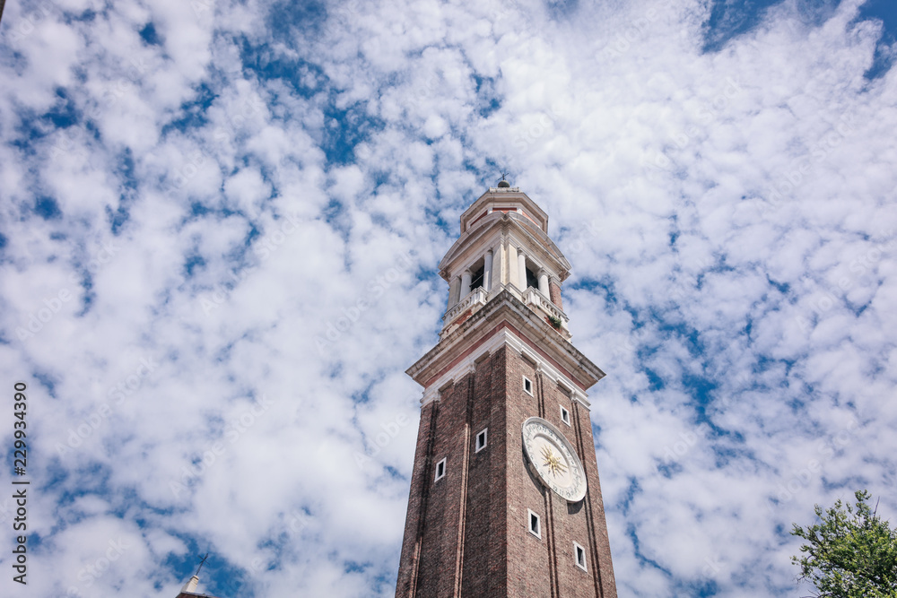 Blick auf Kirchturm Kirche in Venedig