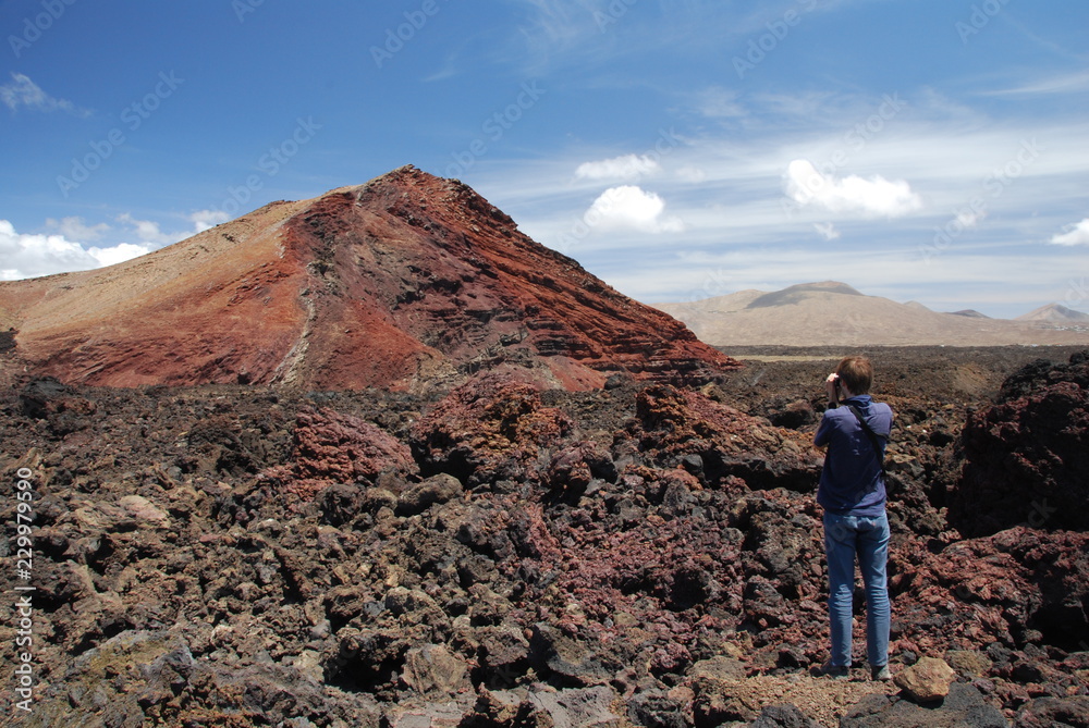 Fototapeta premium Photographiant le malpaís de Lanzarote, îles Canaries