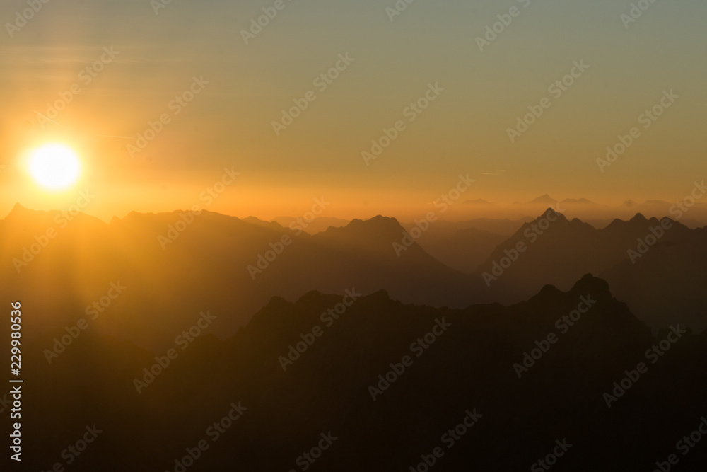 Obraz premium Sunrise in the alps