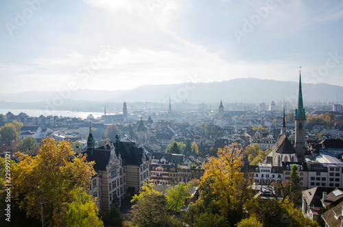 Stadt Zürich im Herbst photo