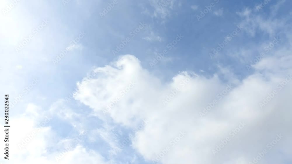 秋空のタイムラプス動画、ゆったり流れ、気持ち良い雲。 秋空のタイムラプス動画、ゆったり流れ、気持ち良い雲。