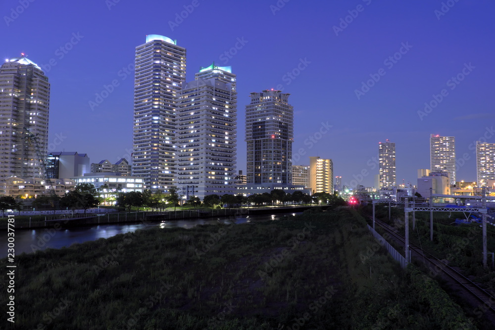 Fototapeta premium 横浜高島水際線公園夜景